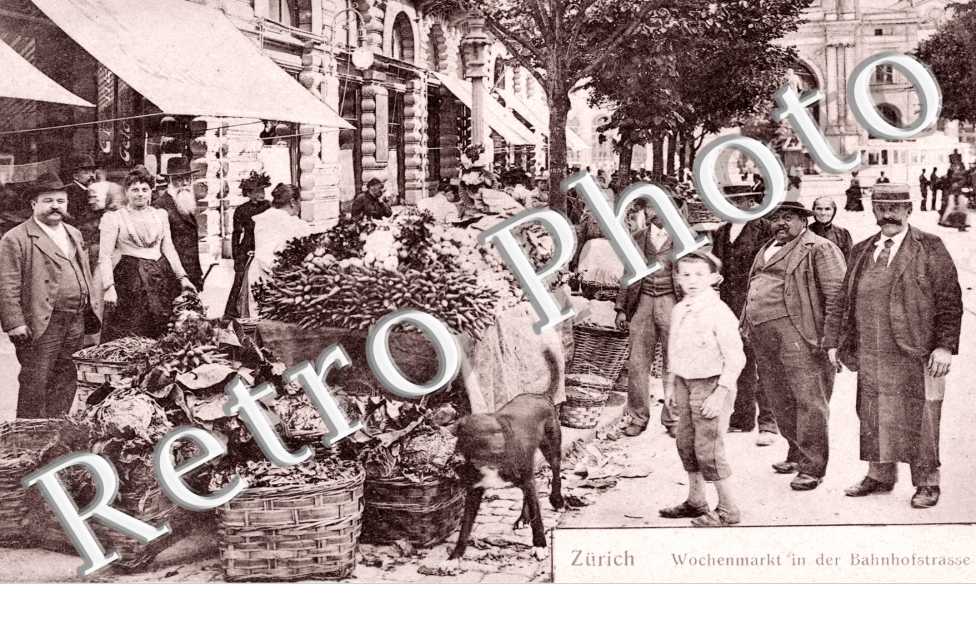 Wochenmarkt in der Bahnhofstrasse. Marche hebdomadaire dans la Bahnhofstrasse