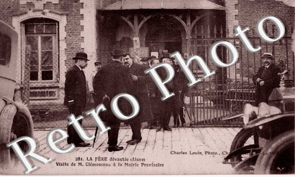 visite de M. Clemenceau a la mairie provisoire