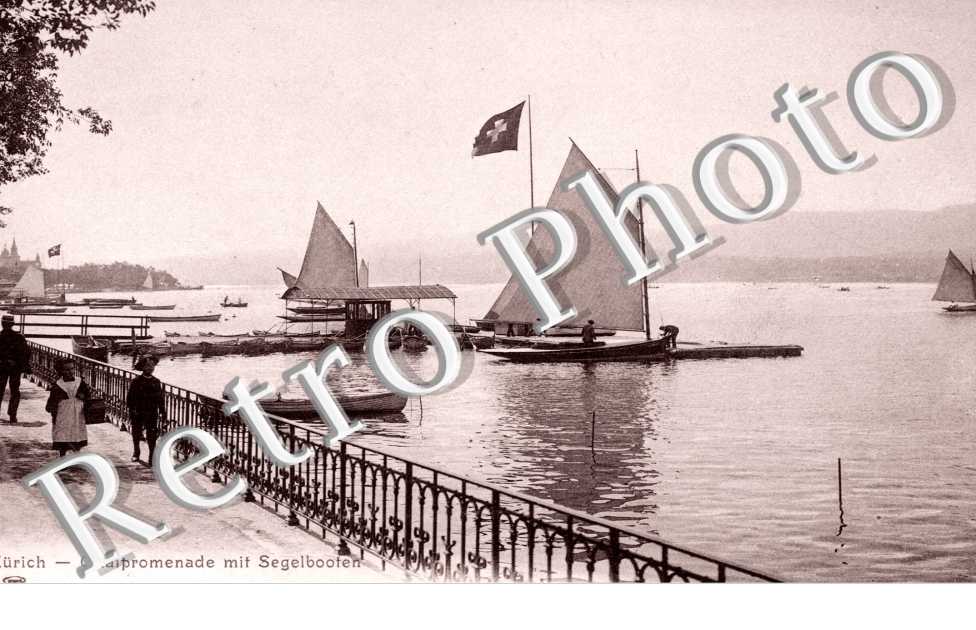 Quaipromenade mit Segelbooten. Promedade du quai et voliers