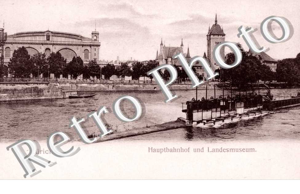 Hauptbahnhof und Landesmuseum. Gare centrale et musee