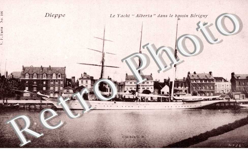 le yacht alberta dans le bassin berigny