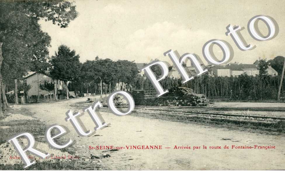 arrivee par la route de Fontaine Francaise