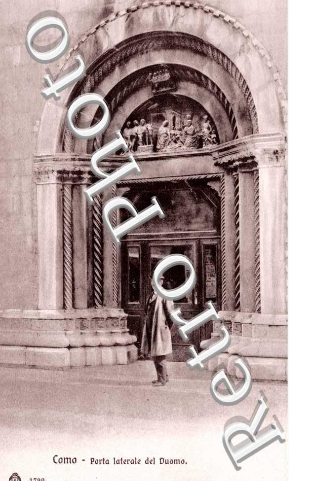Porta laterale del Duomo