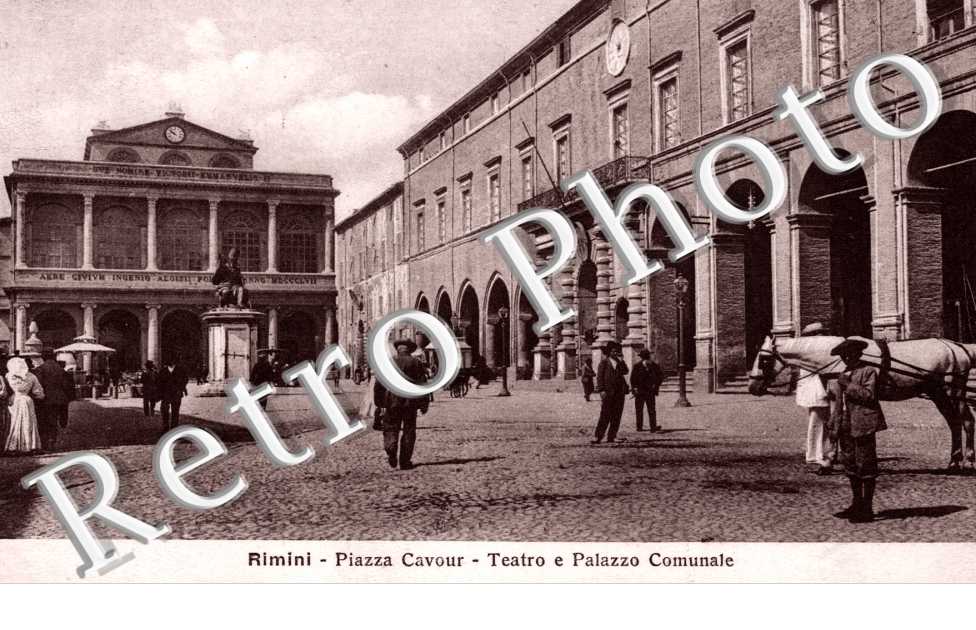 Piazza Cavour - Teatro e Palazzo Communale