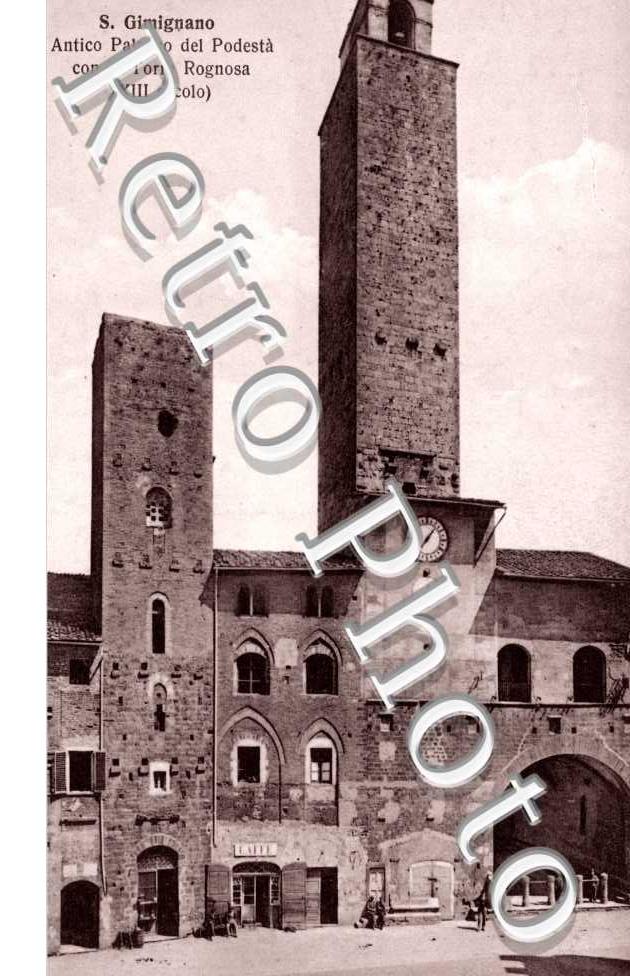 antico palazzo del Podesta con la torre Rognosa
