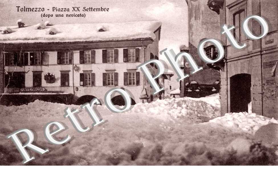 Piazza XX Settembre dopo una nevicata