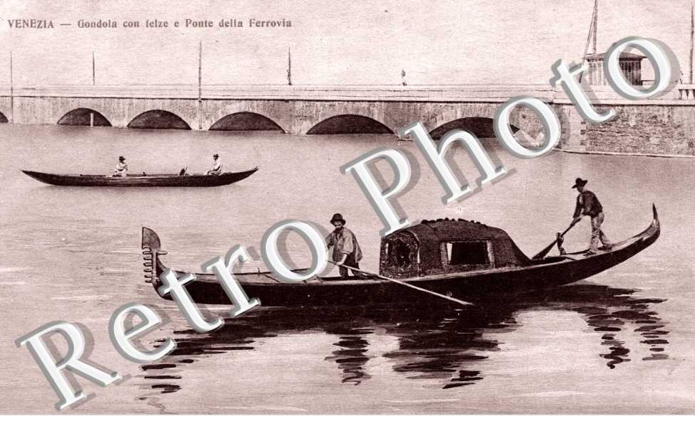 Gondola con felze e Ponte della ferrovia