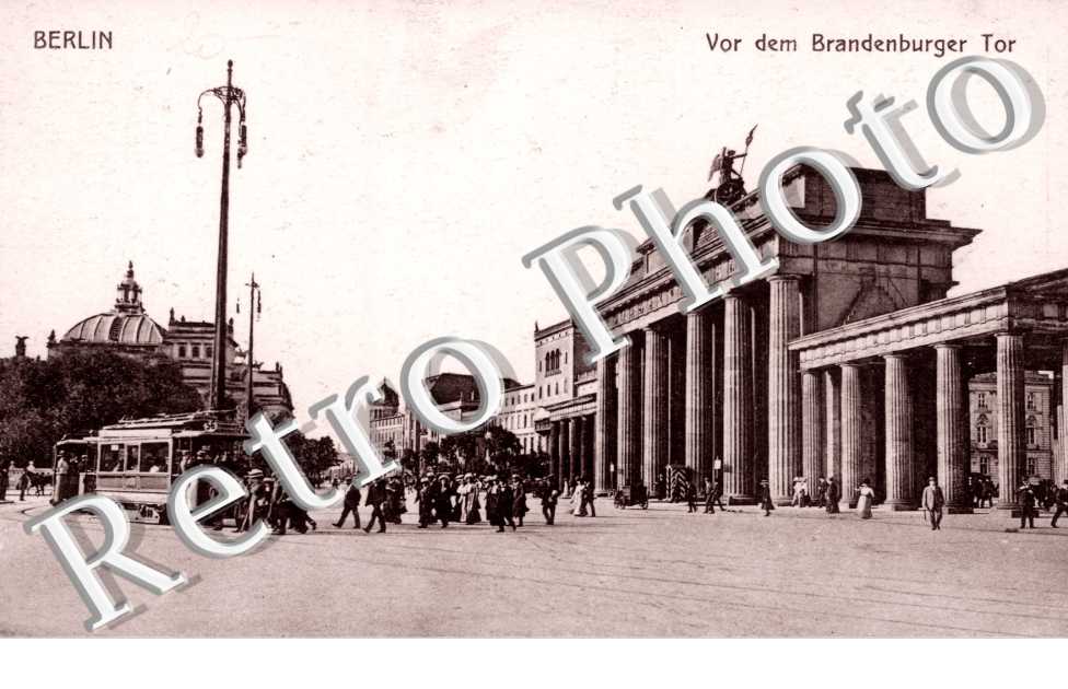 Vor dem Brandenburger Tor