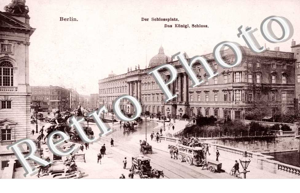 Der Schlossplatz. Das Konigl. Schloss