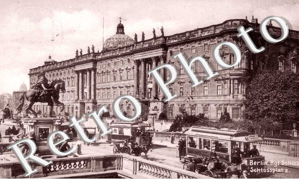 Konigl. Schloss, Schlossplatz