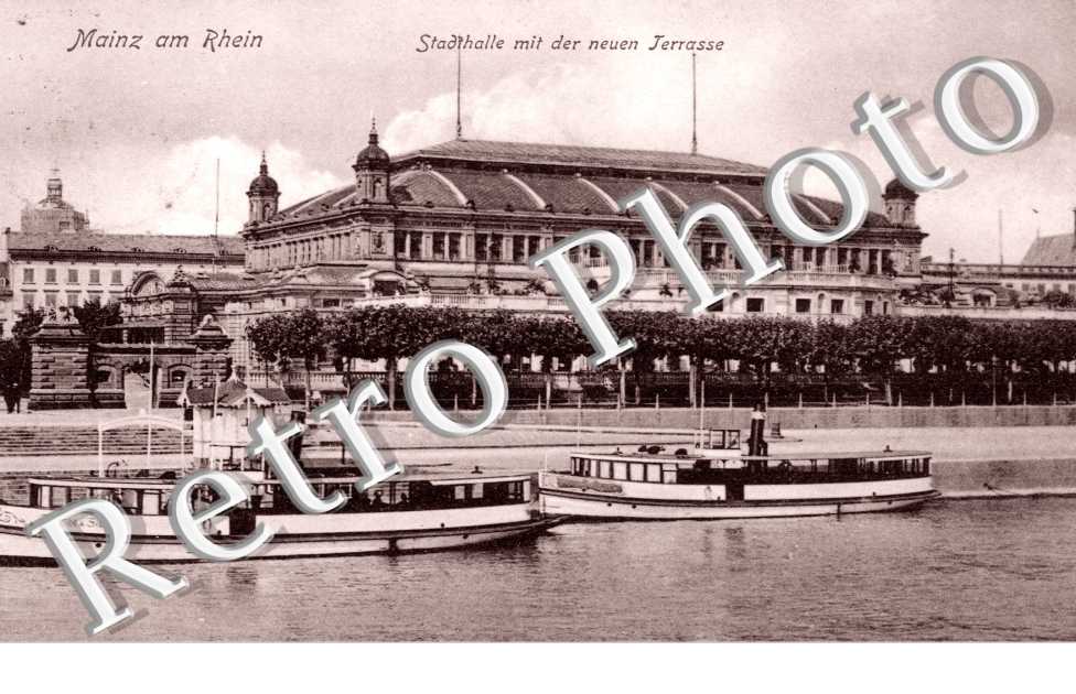 Stadhalle mit der neuen Terrasse