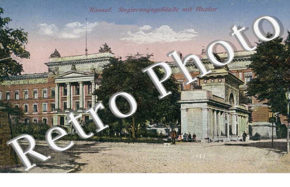 Regierungsgebaude mit Huetos