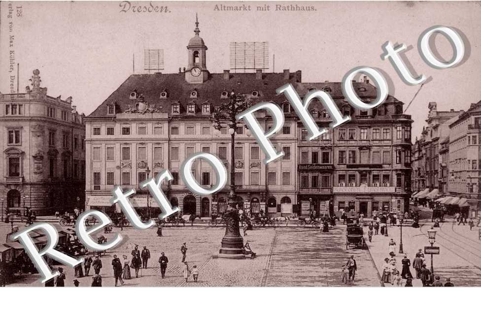 Altmarkt mit rathaus