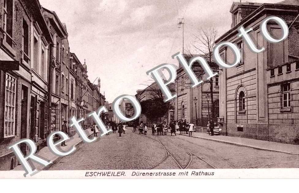 Direnerstrasse mit Rathaus