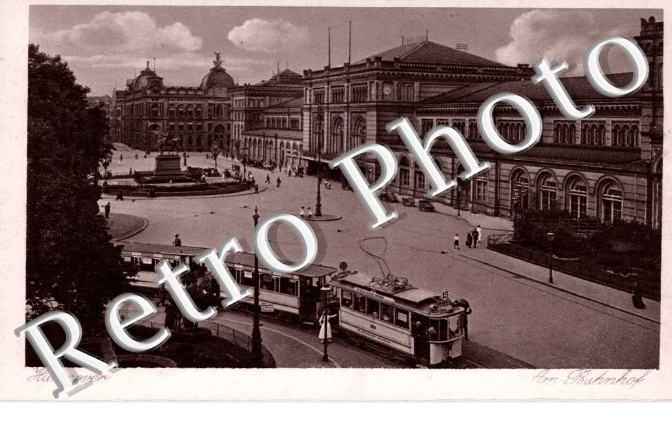 Am Bahnhof