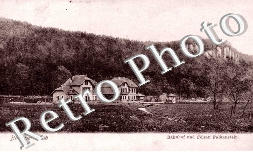 Bahnhof und Felsen Falkenstein