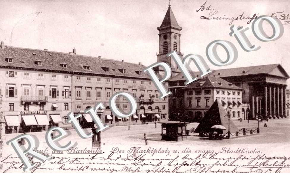 Der Marktplatz und die Evangelsiche Stadtkirche