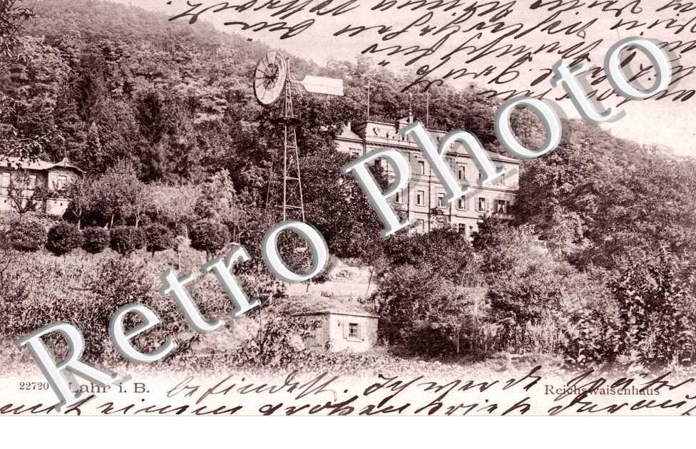 Un Château - Une Eolienne