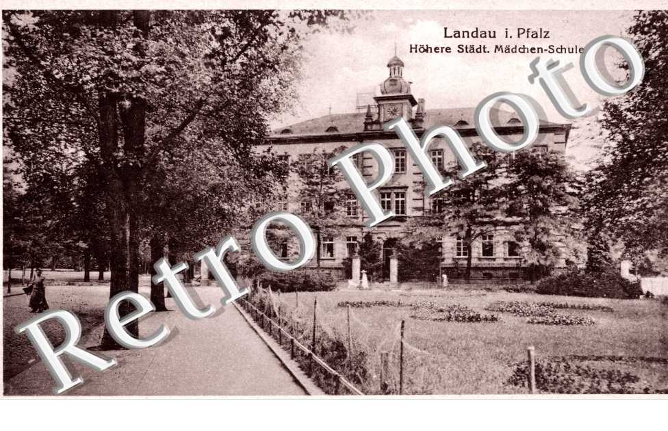 Hohere Stadt. Madchen-Schule