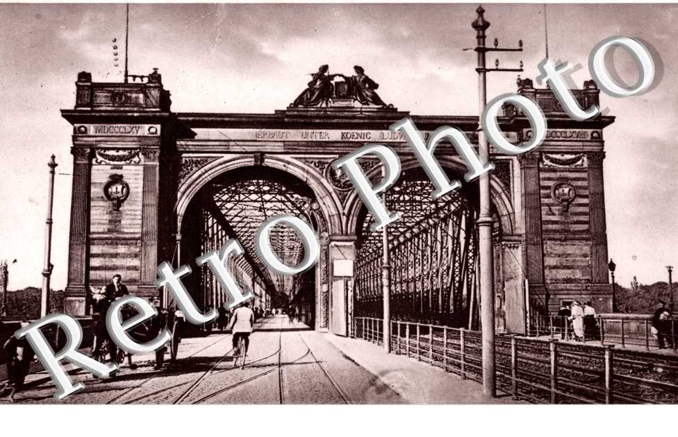 Mannheim, Portal der Rheinbrucke