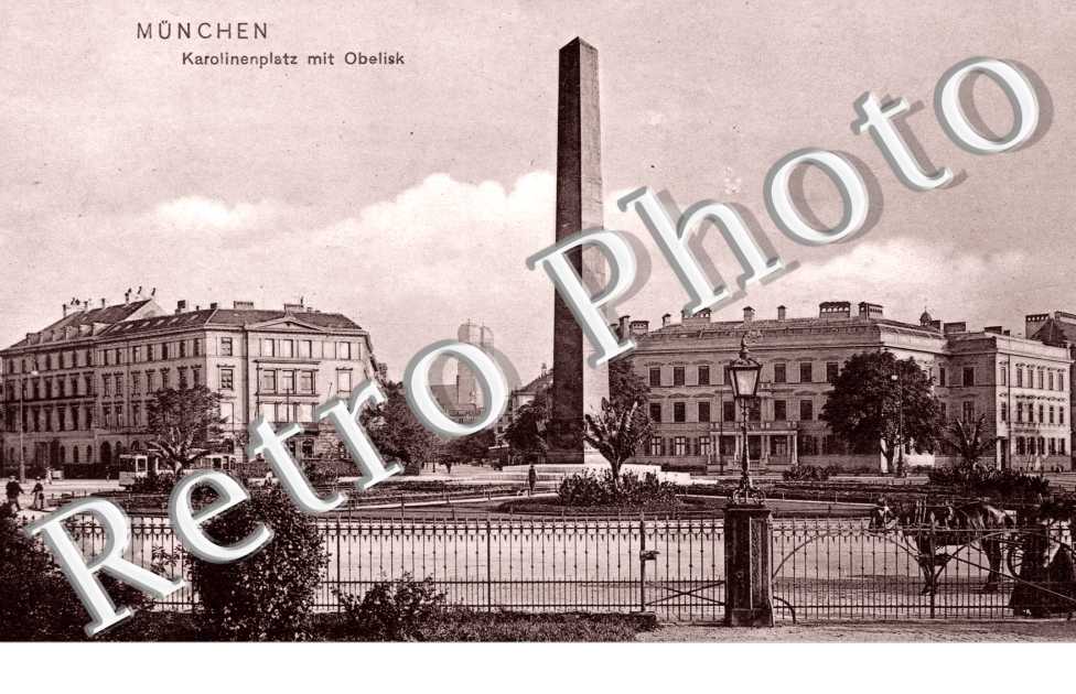 Konigsplatz mit Obelisk