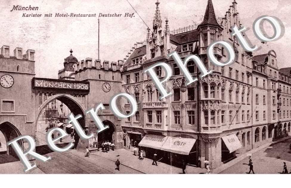 Karlstor mit Hotel Restaurant Deutscher Hof