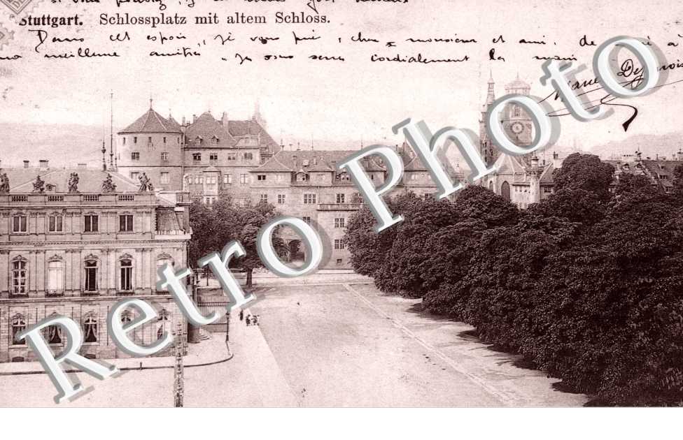 Schlossplatz mit altem Schloss