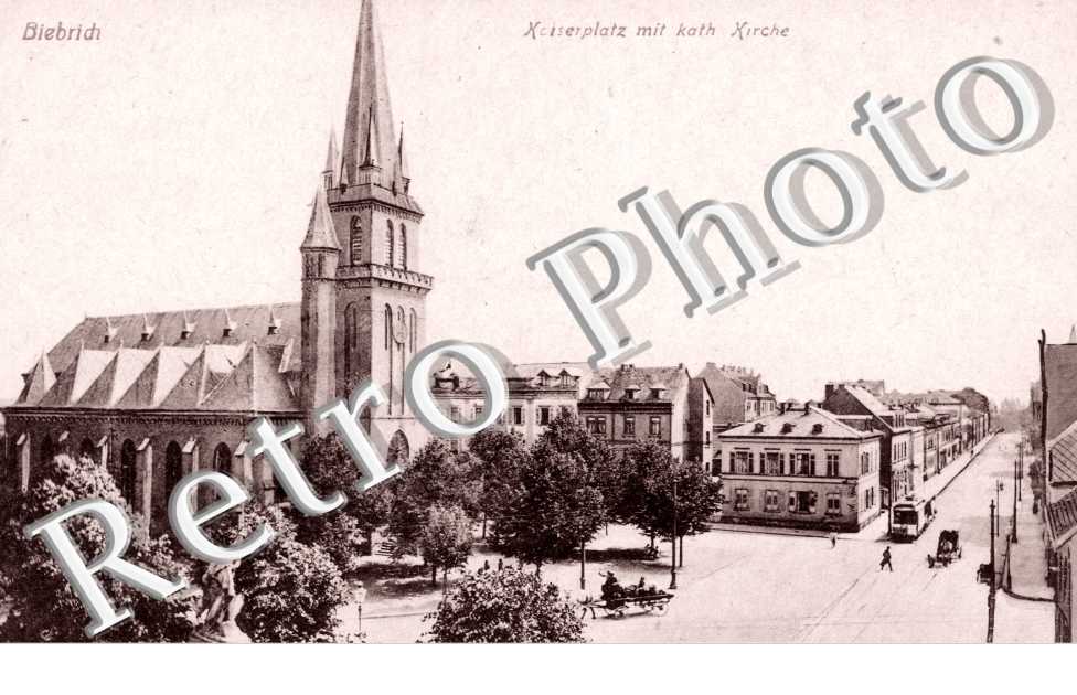 Kaiserplatz mit Kath Kirche