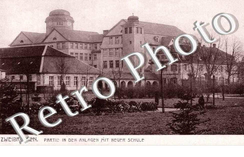 Partie in den Anlagen mit Neuer Schule