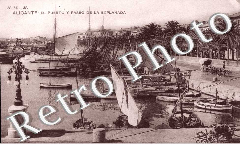 el puerto y paseo de la explanada