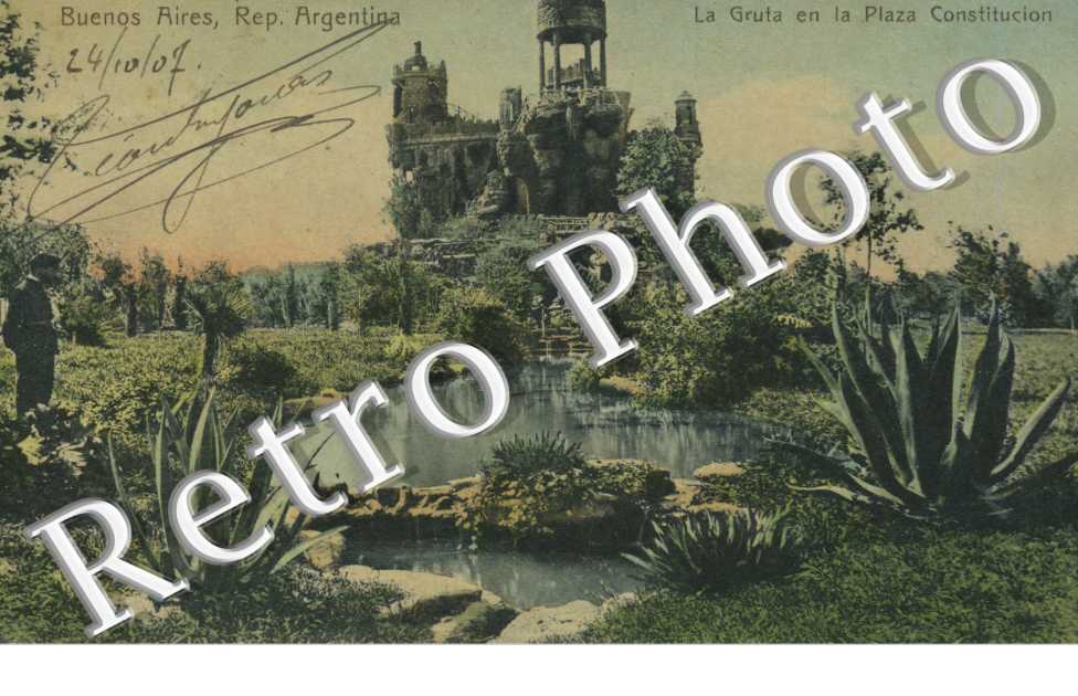 la Gruta en la plaza Constitucion