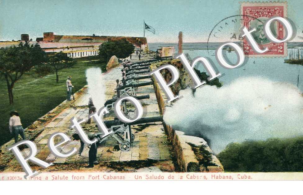Firing a Salute from Fort Cabanas. Un saludo de la cabana
