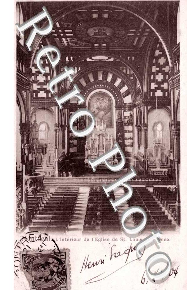 L'intérieur de l'église Saint Louis de France