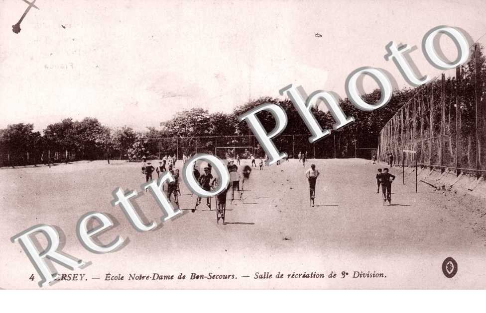 Ecole Notre-Dame de Bon-Secours, Salle de recreation de la troisieme division