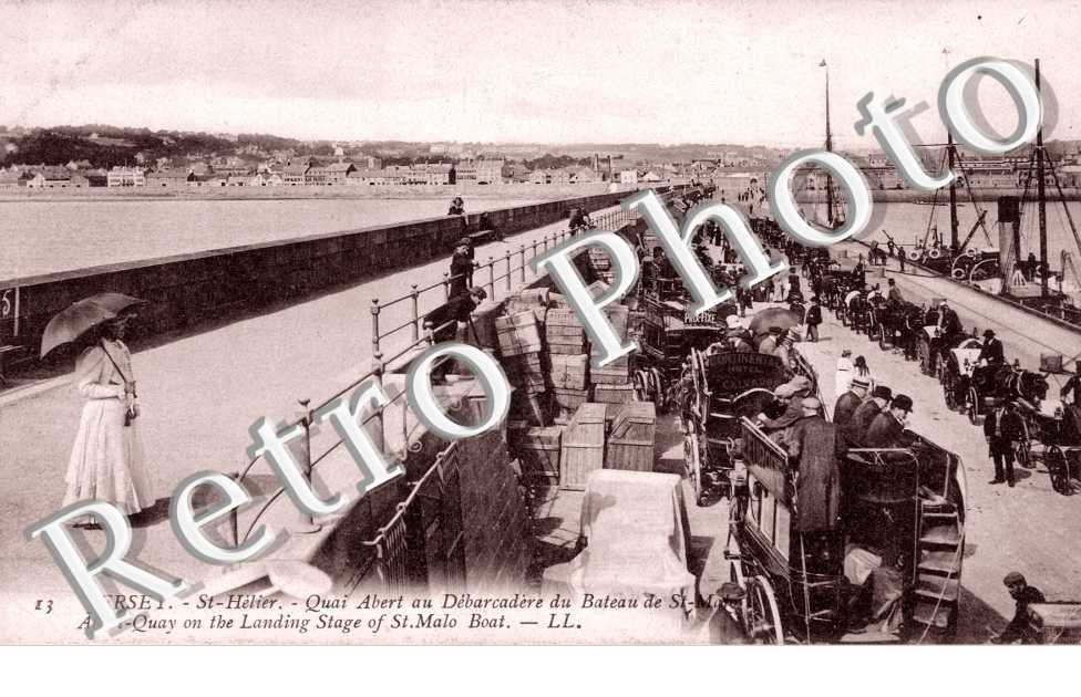 Quai Albert au debarcadere du Bateau de Saint-Malo