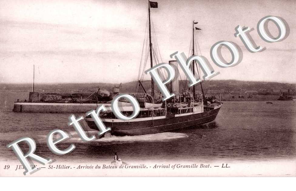 Arrivee du Bateau de Granville