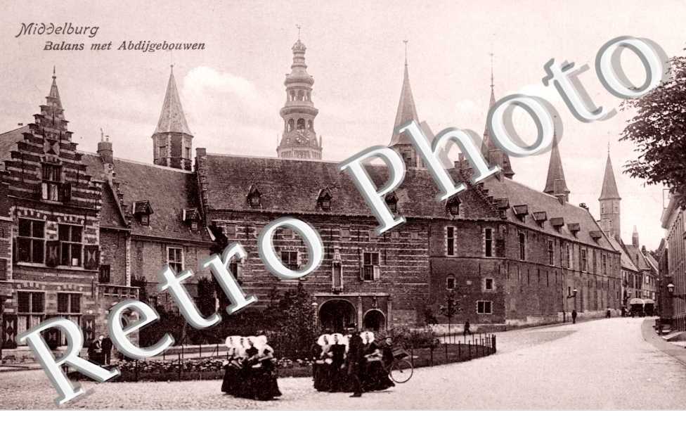 Balans met Abdijgebouwen. Balance avec les batiments de l&#039;abbaye