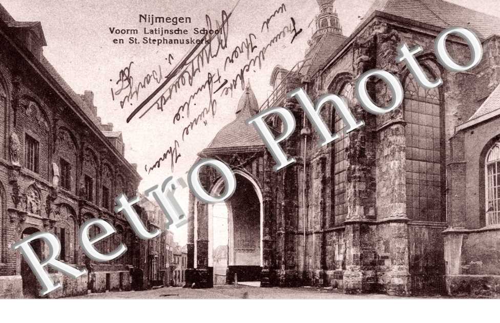 Voorm Latjinsche School en St. Stephanuskerk