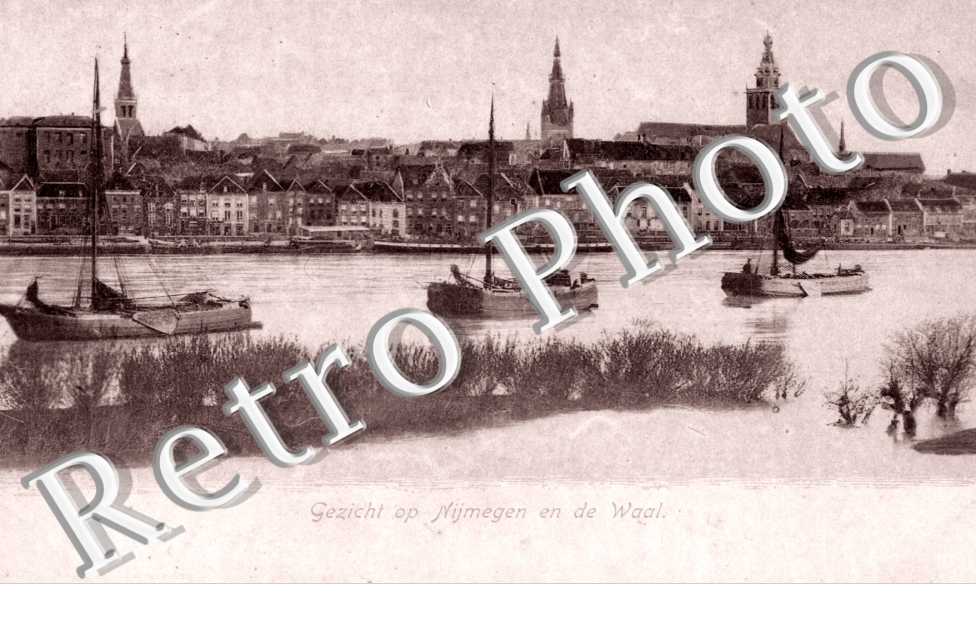 Gezicht op Njmegen en de Waal