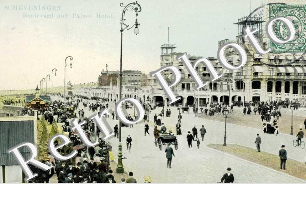 Boulevard met palace hotel