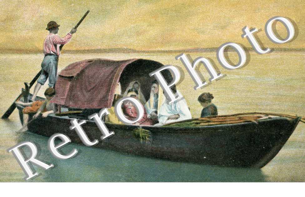 Une famille abord d'une barque