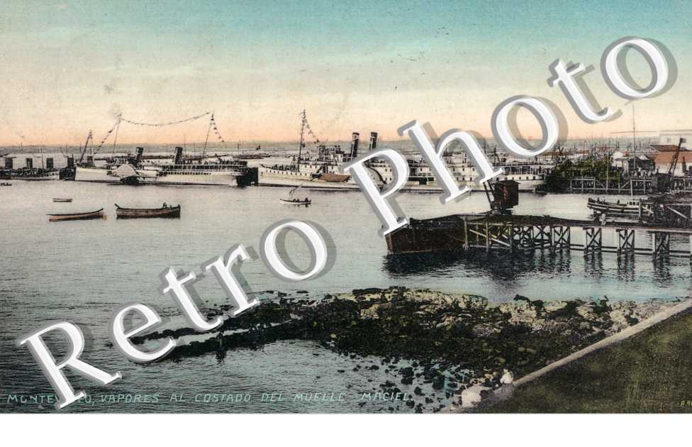 Vapores al Costado del Muelle Maciel