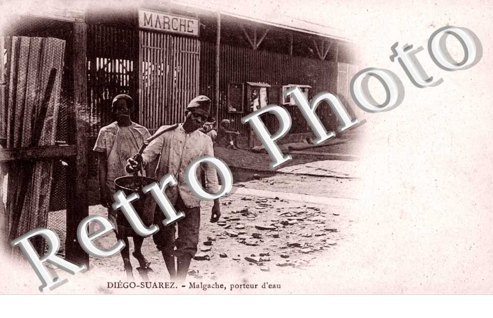 Malgache porteur d&#039;eau