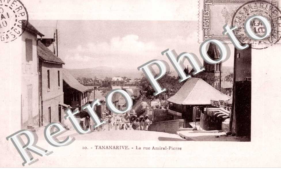 la Rue Amiral-Pierre