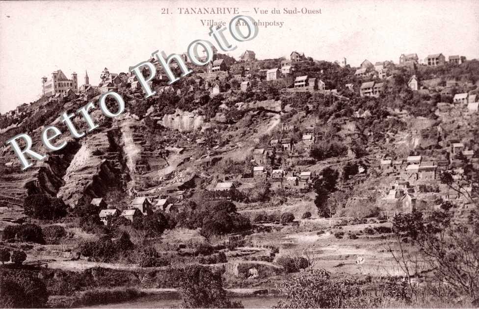 Vue du Sud-Ouest, Village d&#039;Ambohipotsy