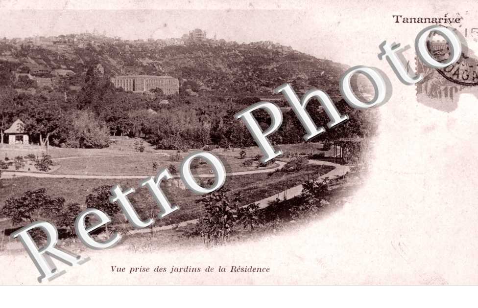Vue prise des Jardins de la Résidence