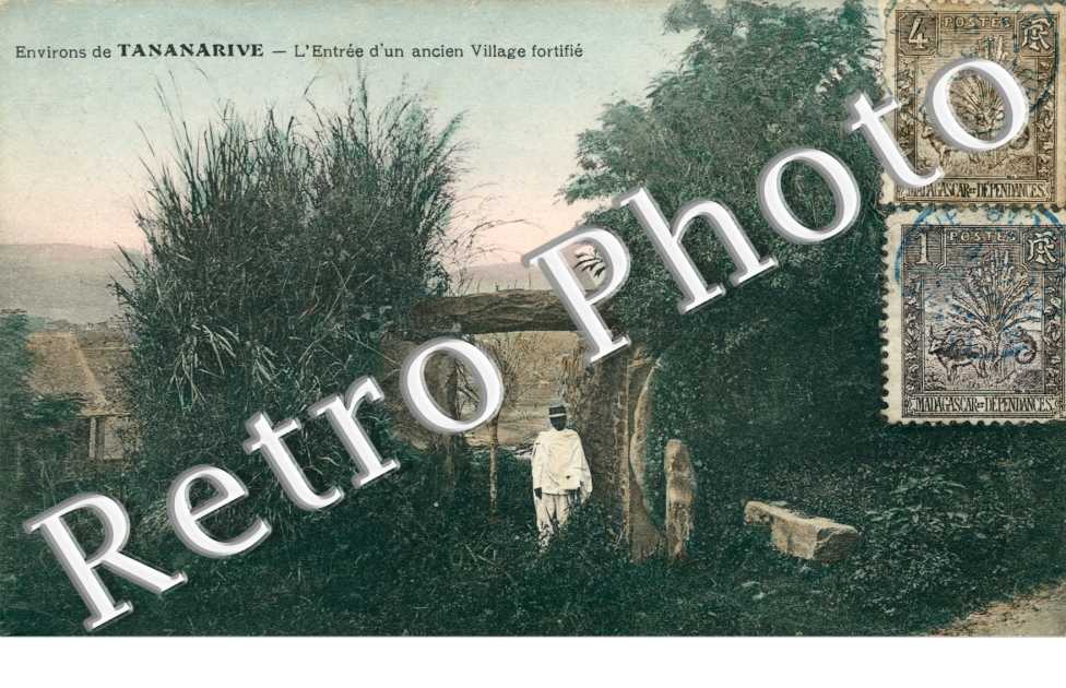 l&#039;Entrée d&#039;un ancien Village Fortifié