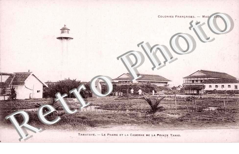 le Phare et la Caserne de la Pointe Tanio