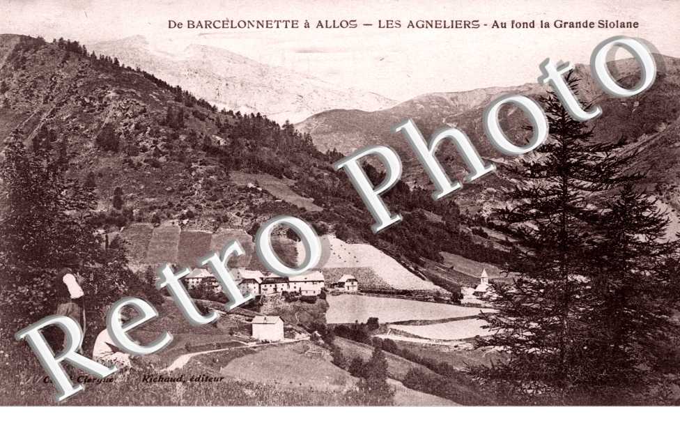 De Barcelonnette a Allos  Les Agneliers  Au fond la Grande Siolane