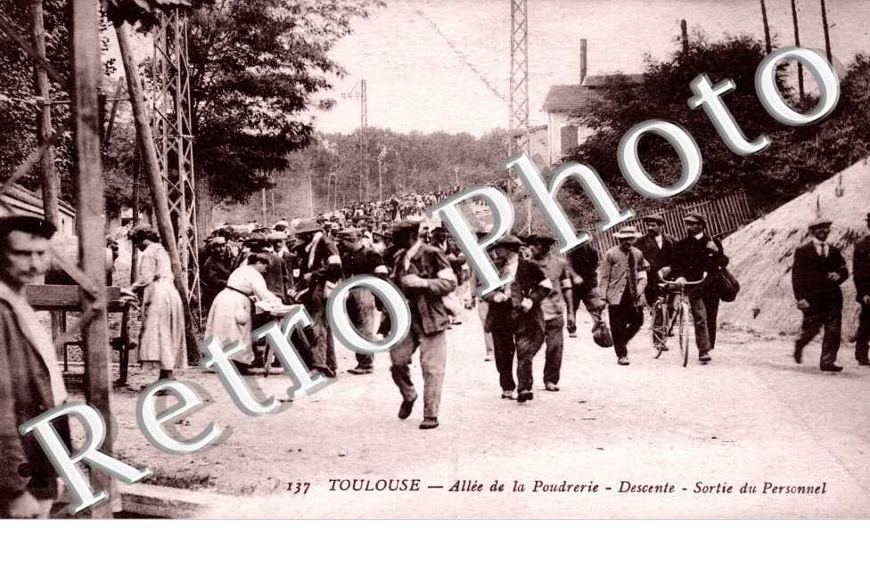 Allee de la poudrerie. descente. sortie du personnel